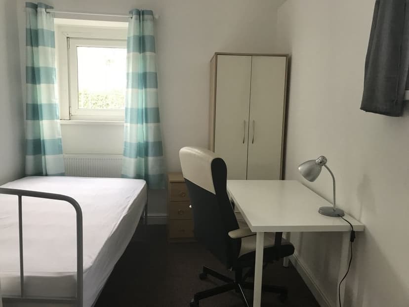 3 Mackworth Terrace - Image 6