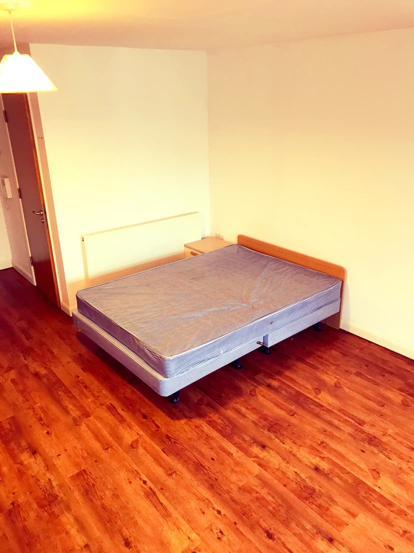 58-60 The Kingsway, Portland House - Image 4