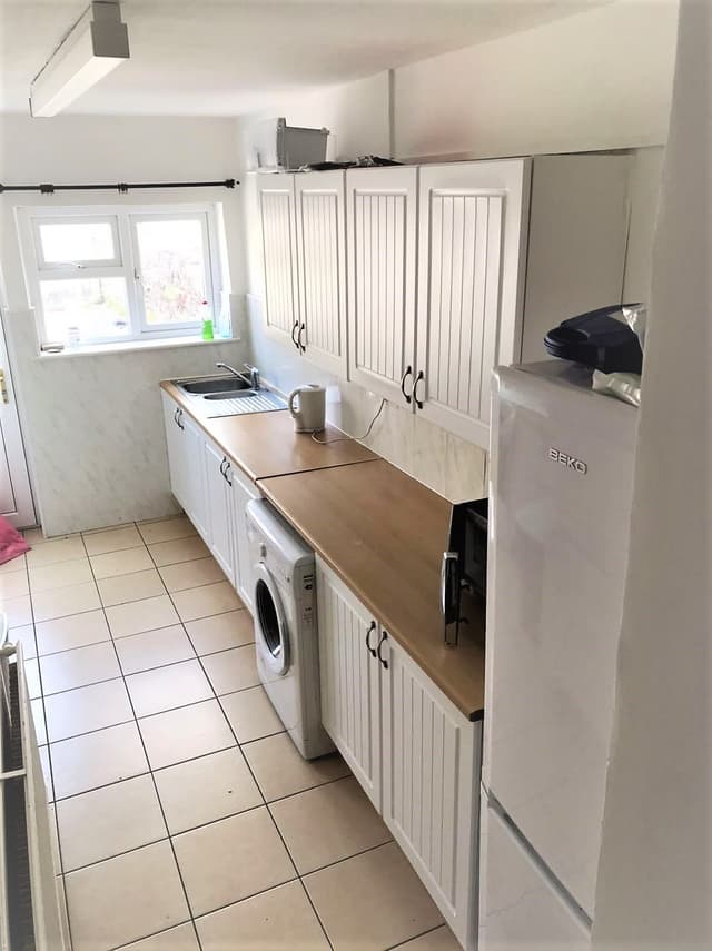 4 Rodney Street - Image 2