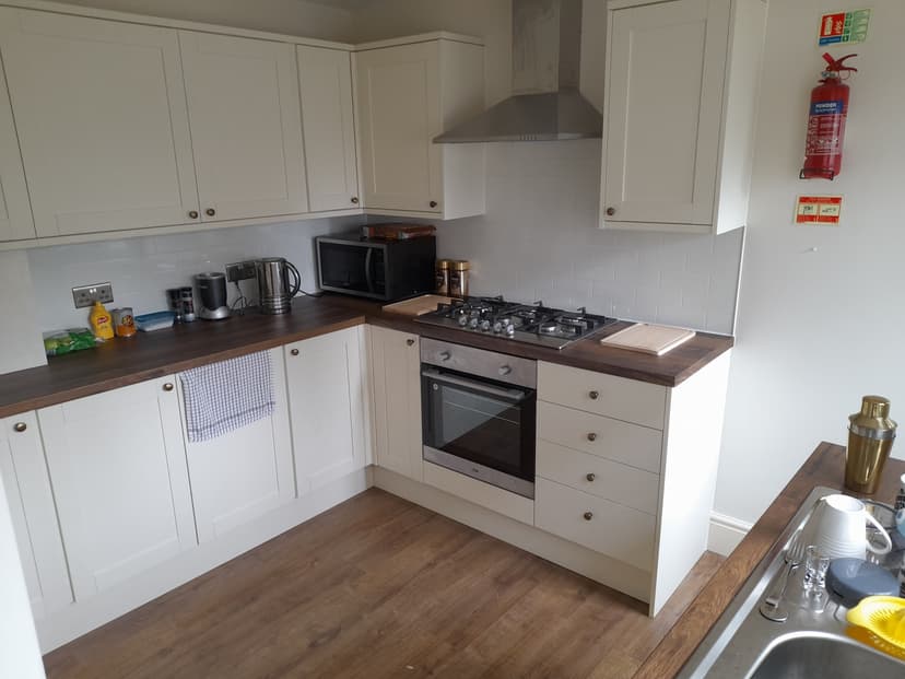 74 Vivian Road - Image 1