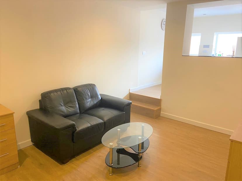 51 The Kingsway - Image 2