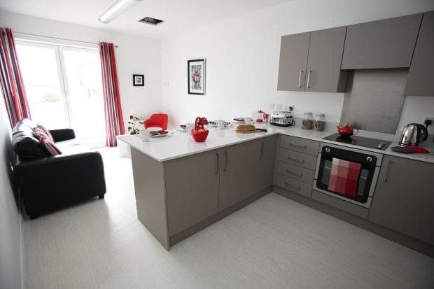 100 (5 bed, July) Blackfriars Road