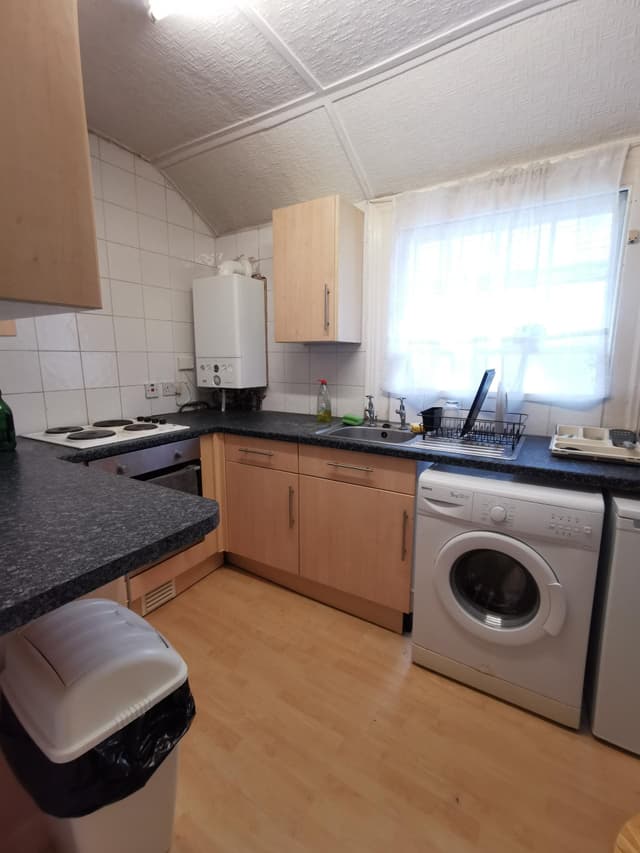 23a King Edwards Road - Image 2