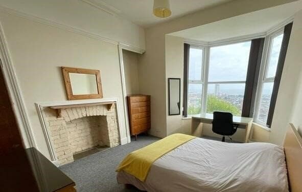 6 Chaddesley Terrace - Image 3