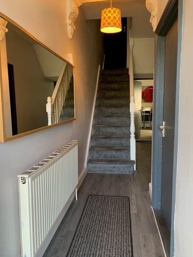7 Stanley Terrace - Image 3