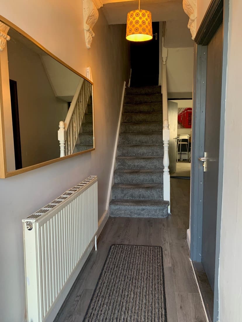 7 Stanley Terrace - Image 3