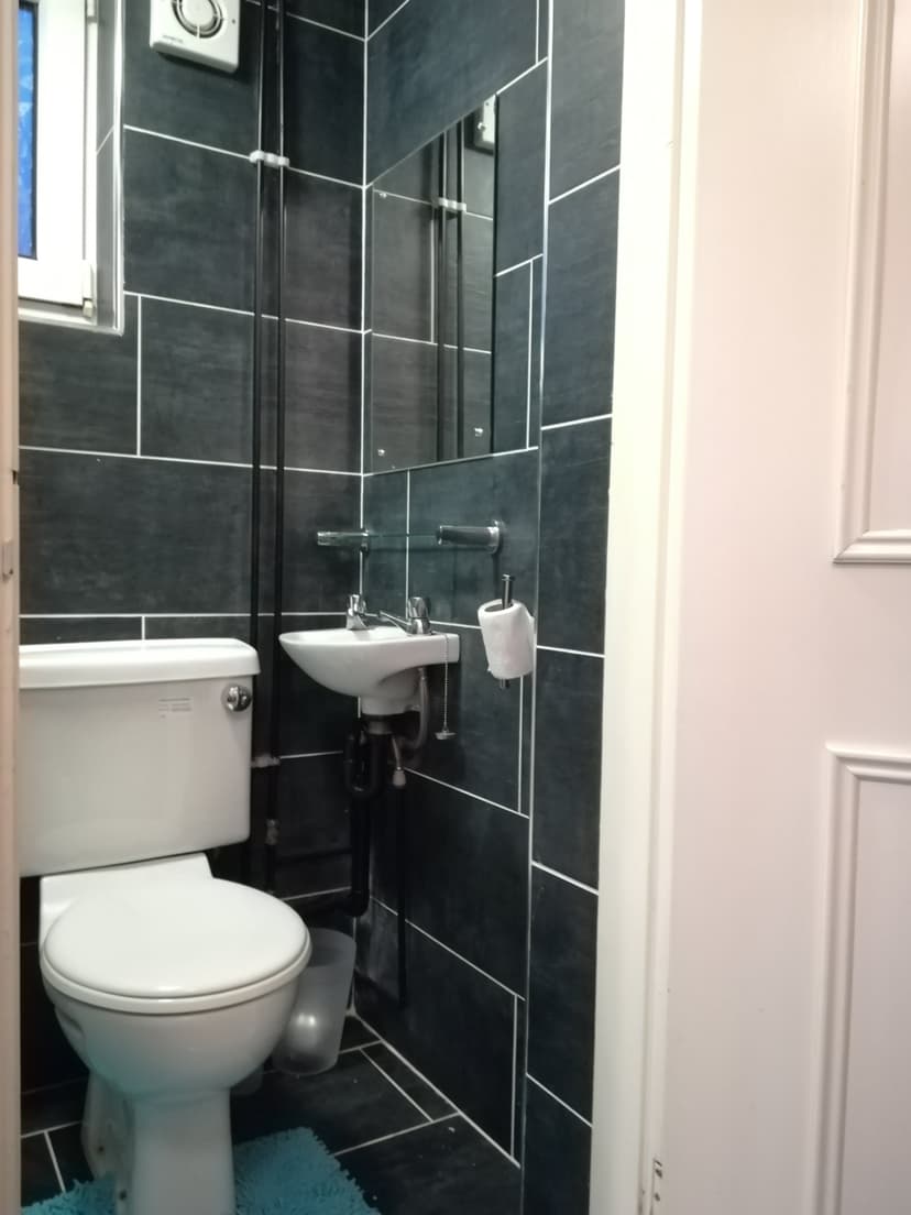 30 Gwydr Crescent - Image 13