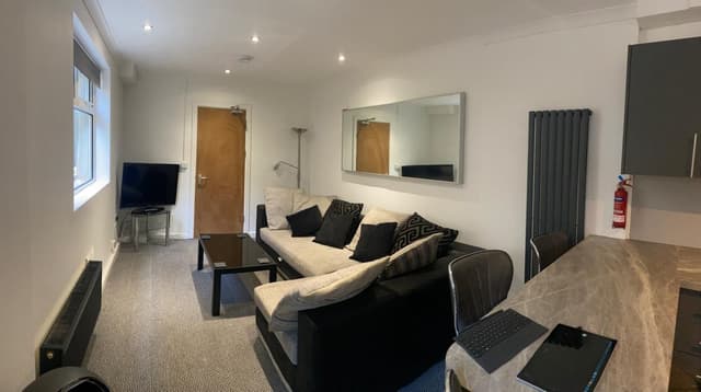 124 Rhondda Street - Image 2