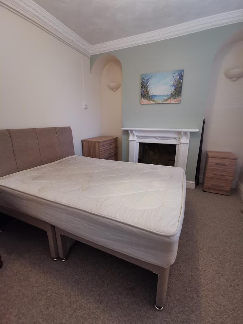 31 Inkerman Street - Image 1