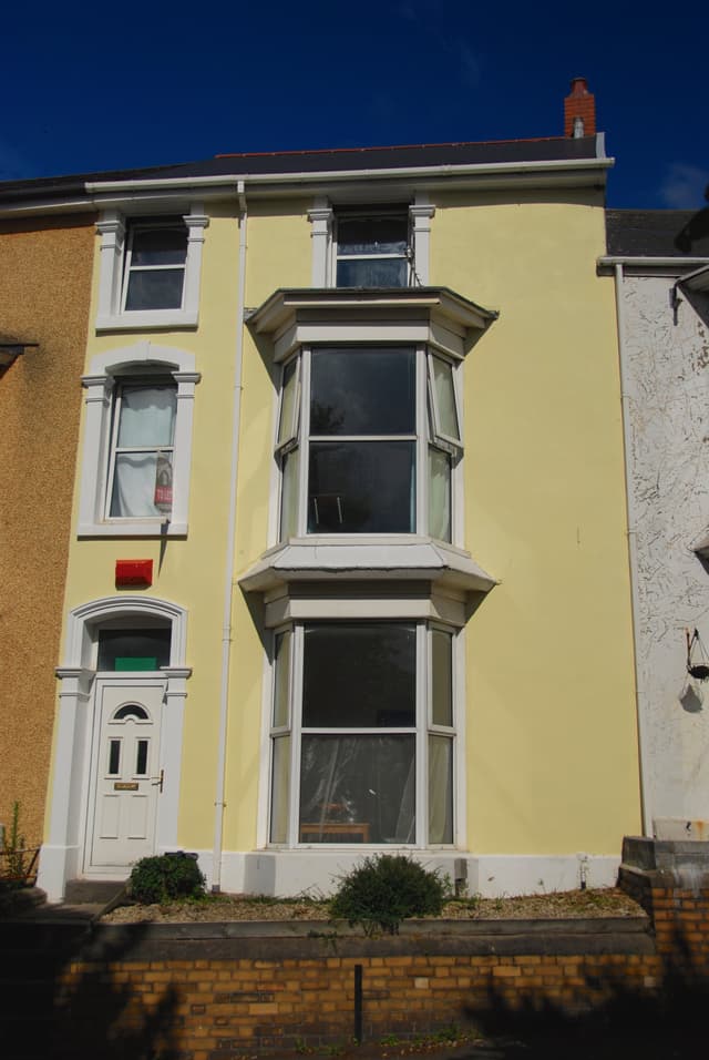 4 Osborne Terrace - Image 1