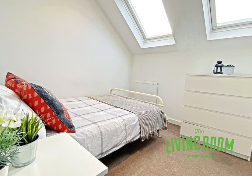 176 Mackintosh Place - Image 2