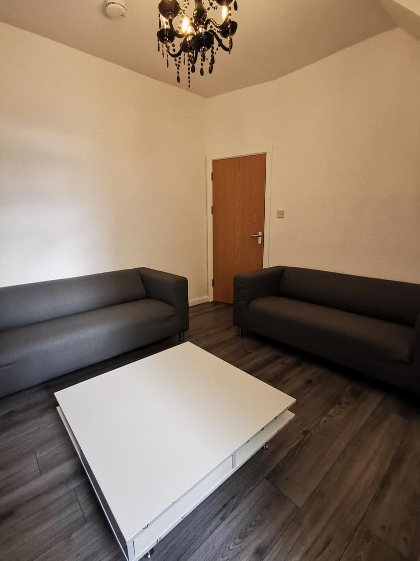 4 Richardson Street - Image 2