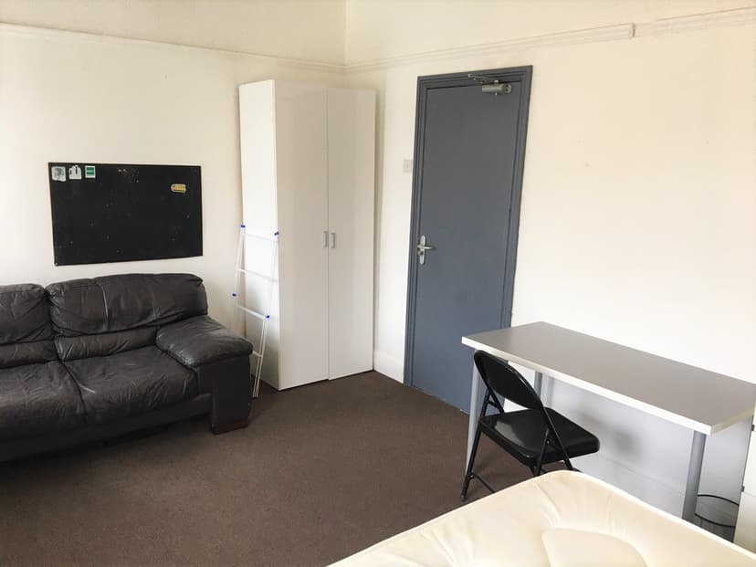 7 Stanley Terrace - Image 8