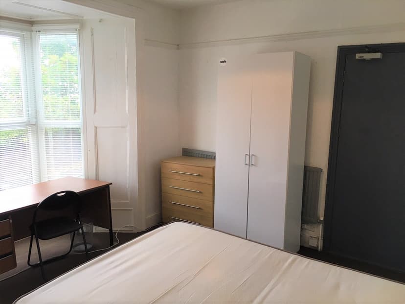 7 Stanley Terrace - Image 6