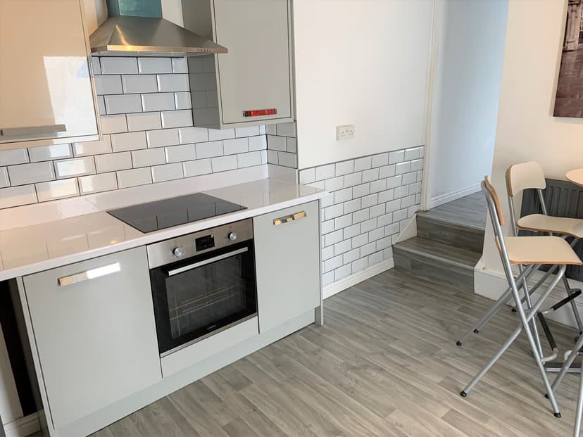 7 Stanley Terrace - Image 1