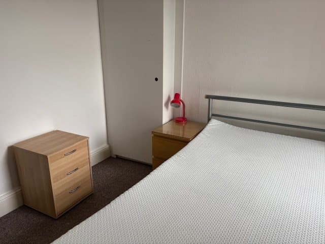 4 Cromwell Street - Image 2