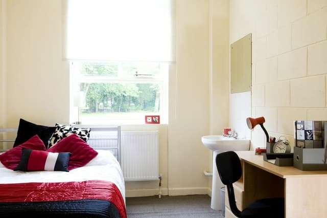 3 (short-term, Feb) Demesne Road