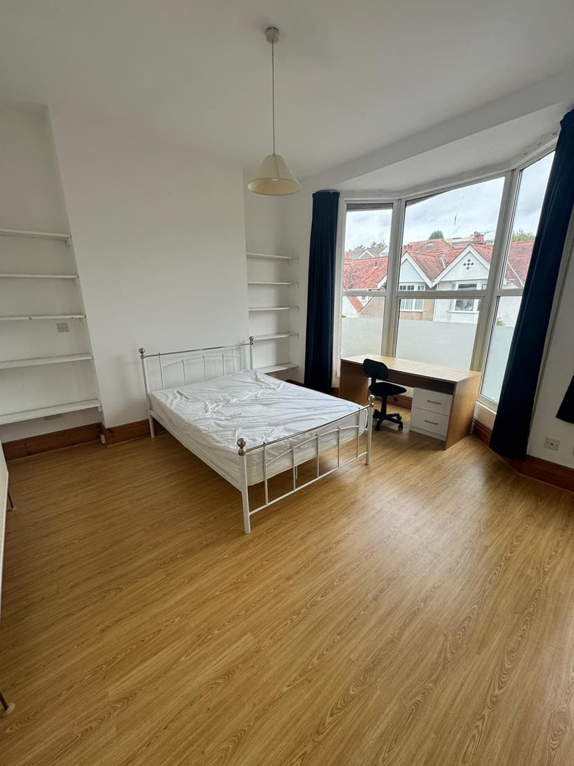 65 Glanbrydan Avenue - Image 5