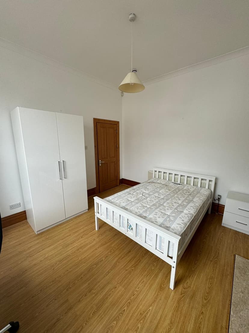 65 Glanbrydan Avenue - Image 6