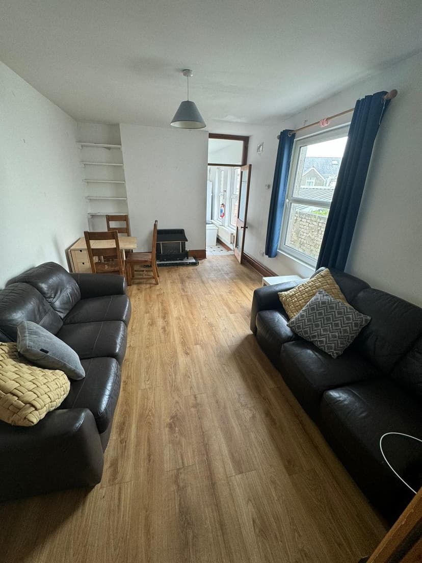 65 Glanbrydan Avenue - Image 4