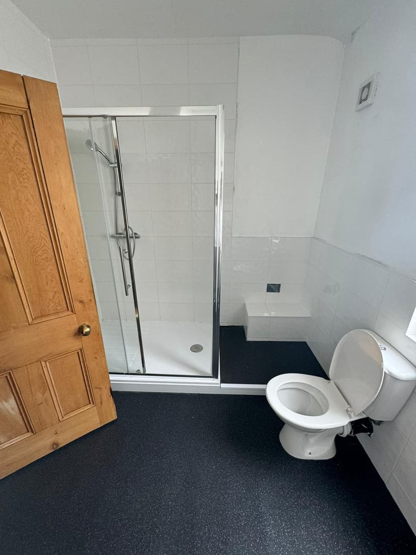 65 Glanbrydan Avenue - Image 10