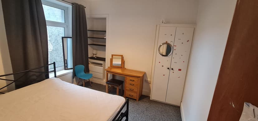 35 King Edwards Road - Image 2