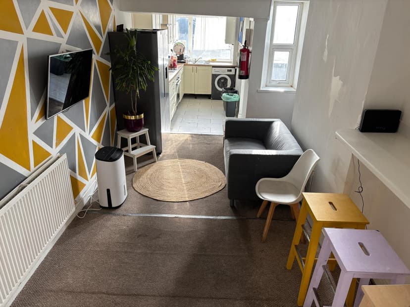 161 Hanover Street - Image 2