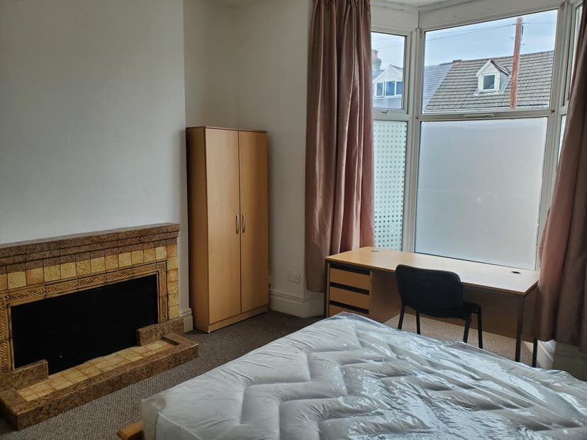 137 King Edwards Road - Image 12