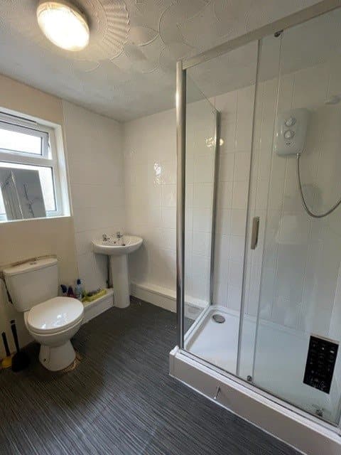 100 Rhondda Street - Image 7