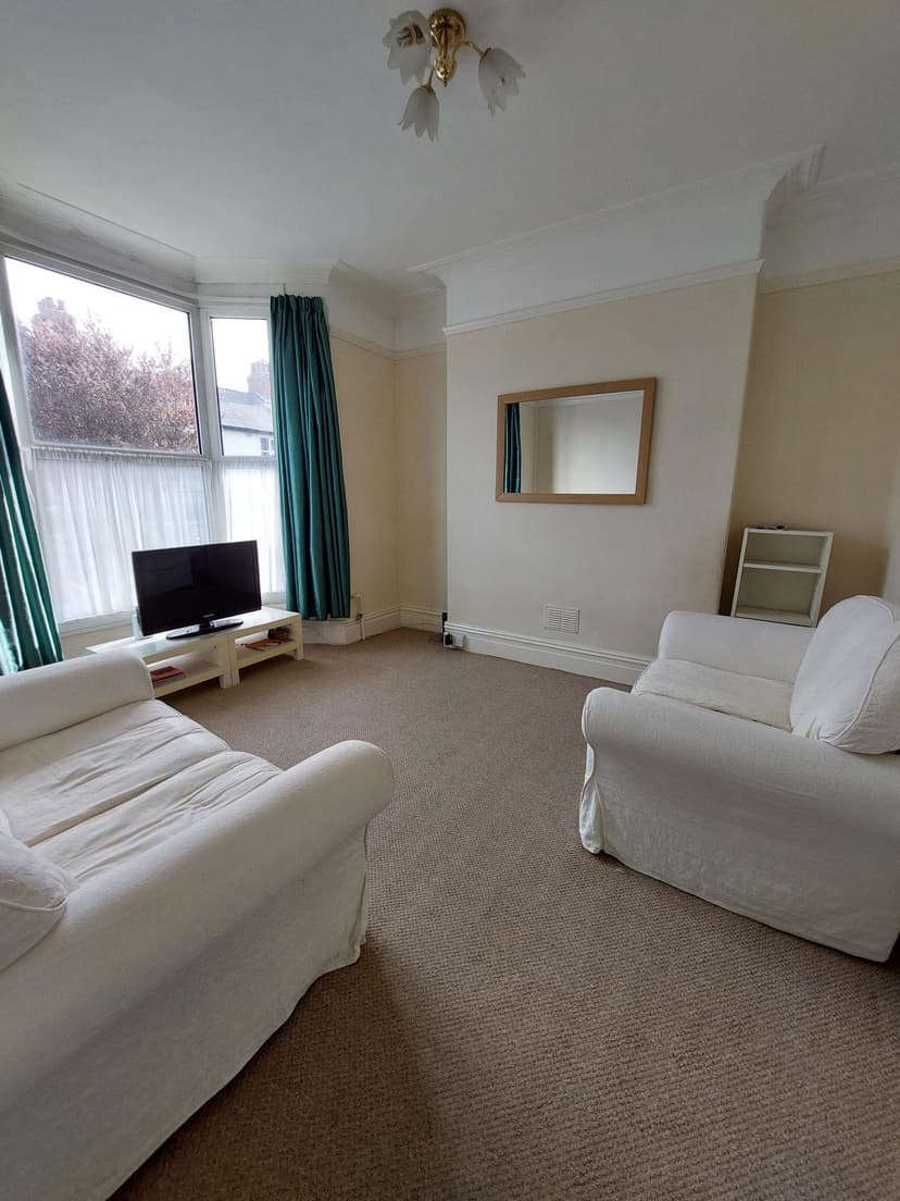 12  Hazel Road - Image 5