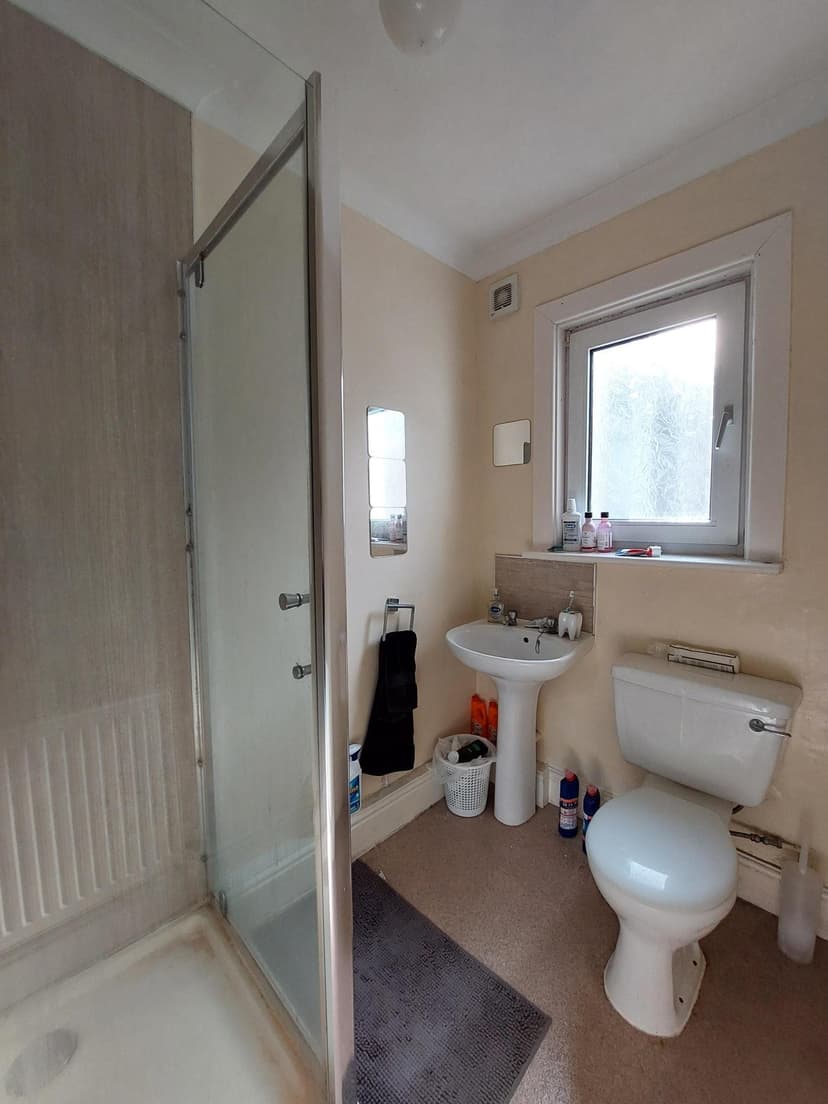 12  Hazel Road - Image 7