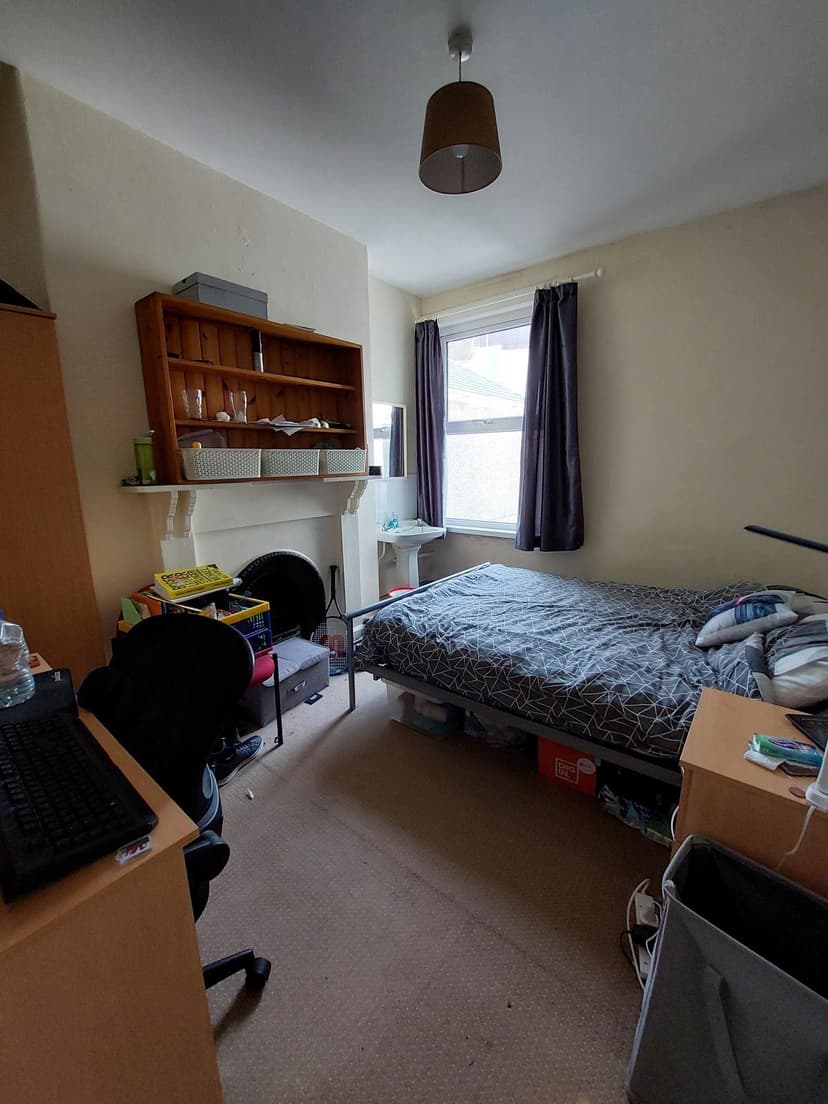 12  Hazel Road - Image 8