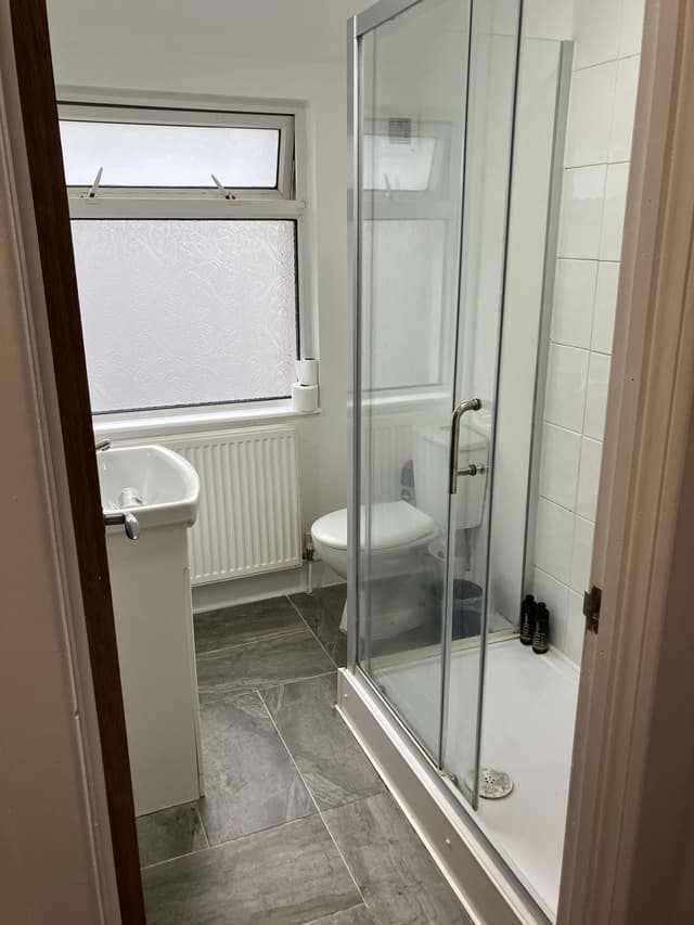 119 Port Tennant Rd - Image 9