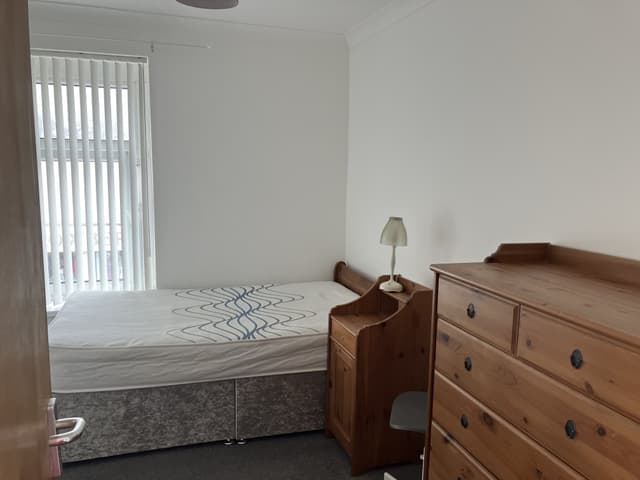 119 Port Tennant Rd - Image 10