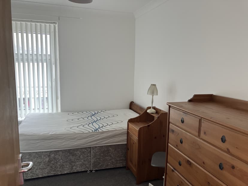 119 Port Tennant Rd - Image 10