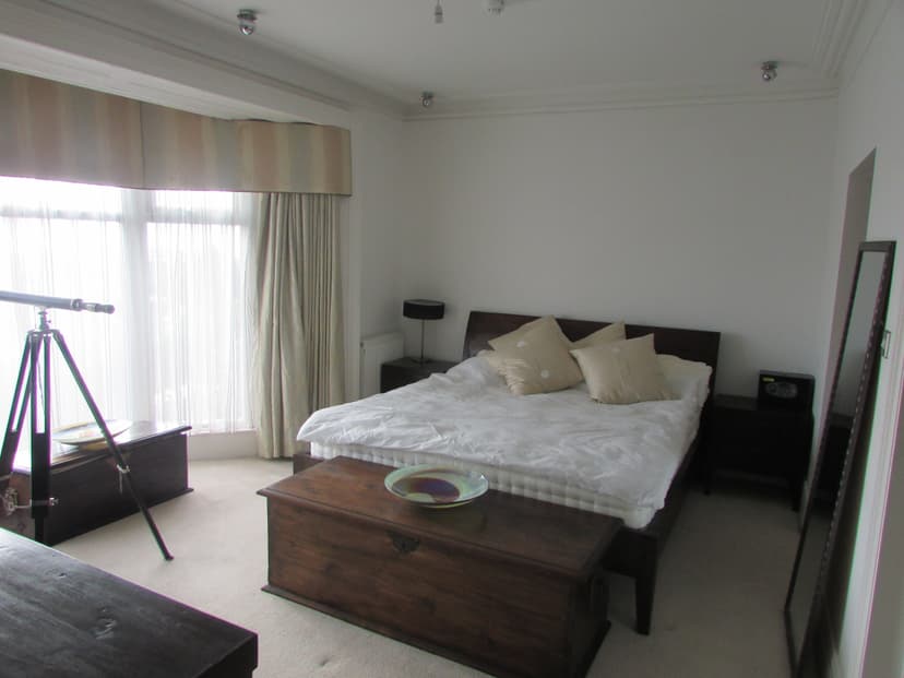 8 Heathfield - Image 2