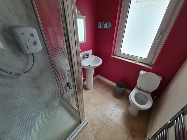 46A Gwydr Crescent - Image 6