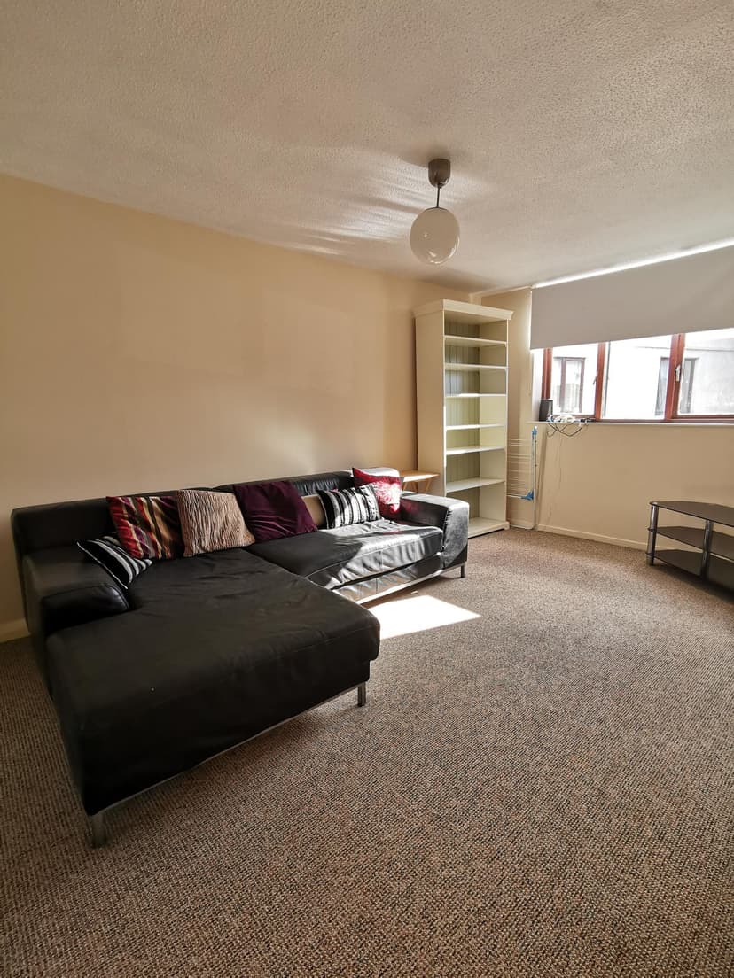 67 Brunswick Court - Image 2