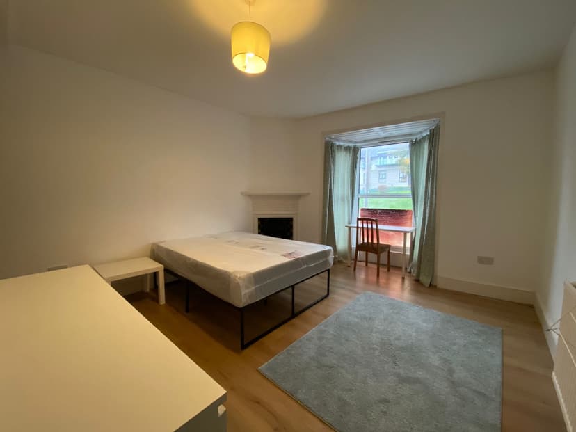 128a Eaton Crescent - Image 7