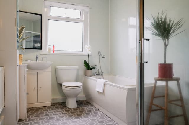 98 Fabian Way - Image 4