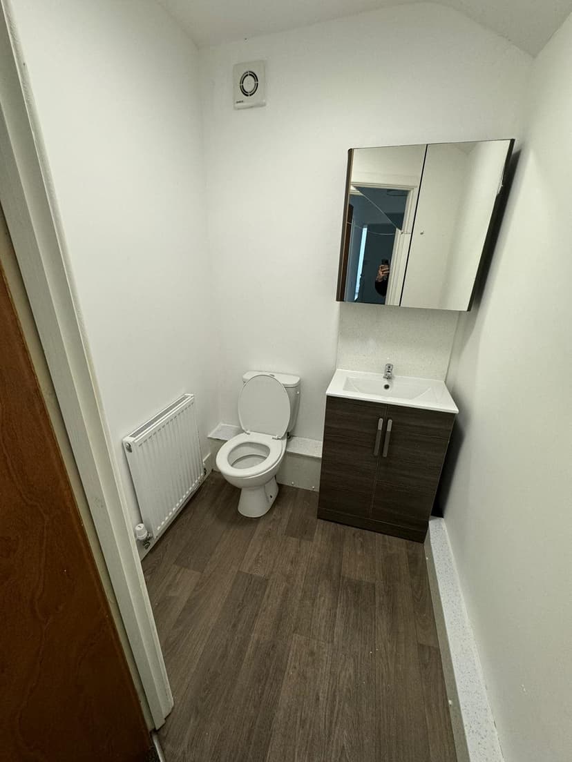 6 Lewis Street - Image 3