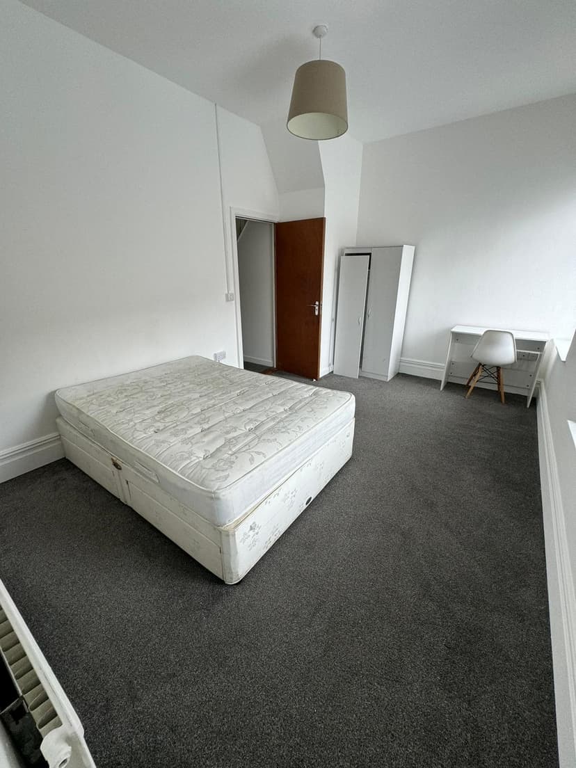 6 Lewis Street - Image 7