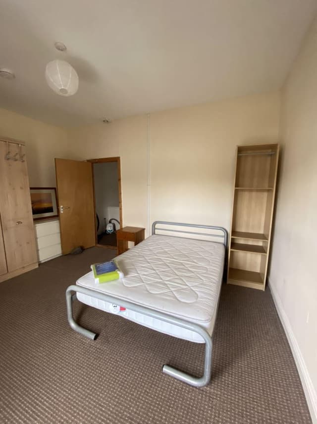 34 Park Place - Image 2