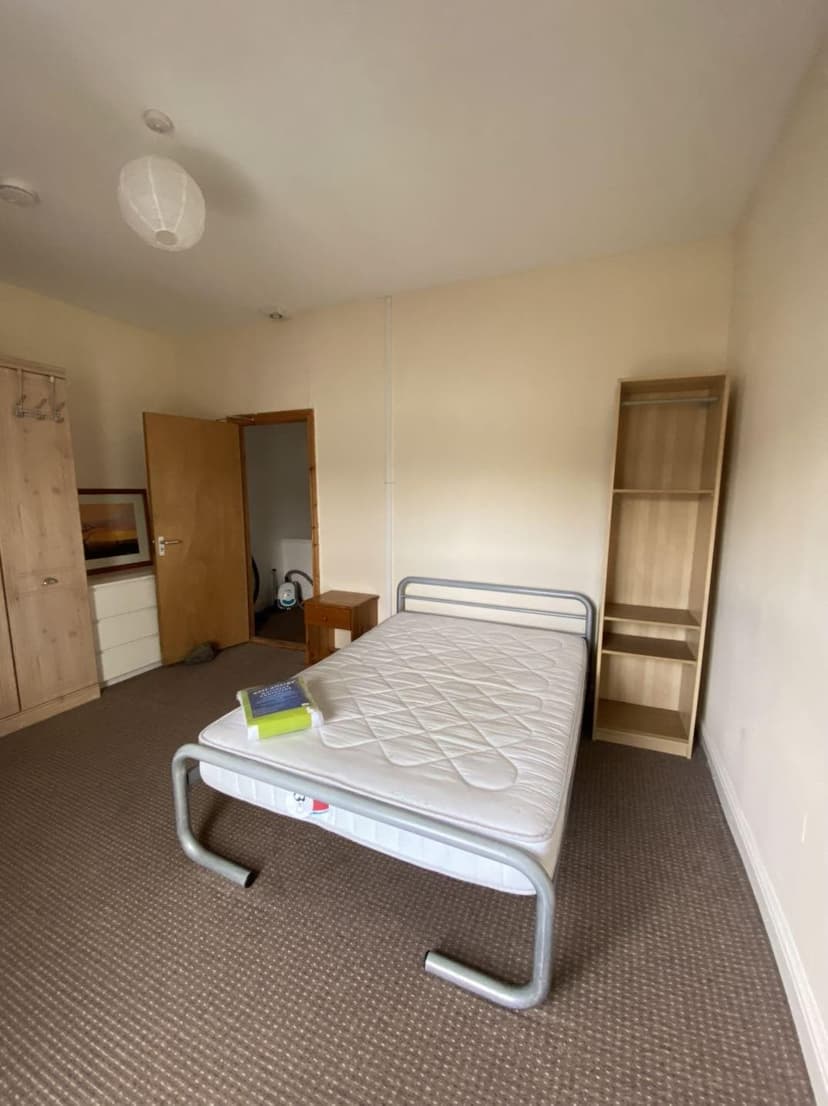 34 Park Place - Image 2