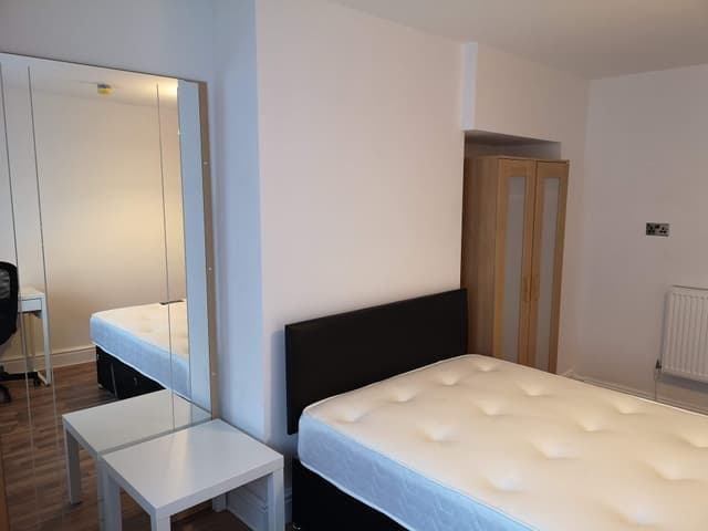 42 Gelli Street - Image 3