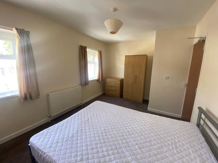 42 Danygraig Road - Image 9