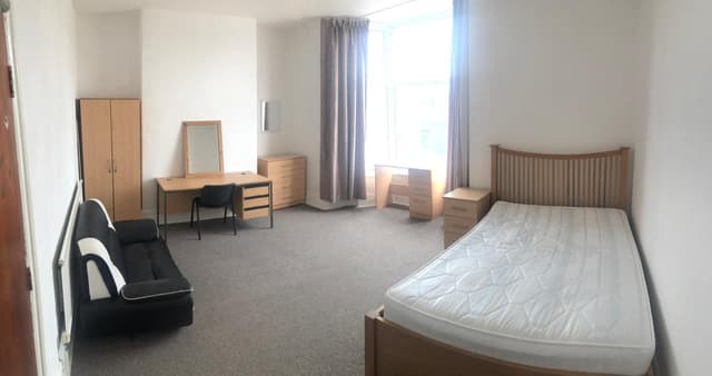 137 King Edwards Road - Image 7