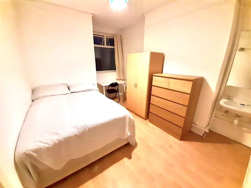 56 Cromwell Street - Image 3