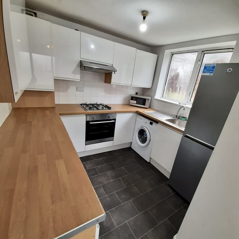 56 Cromwell Street - Image 1