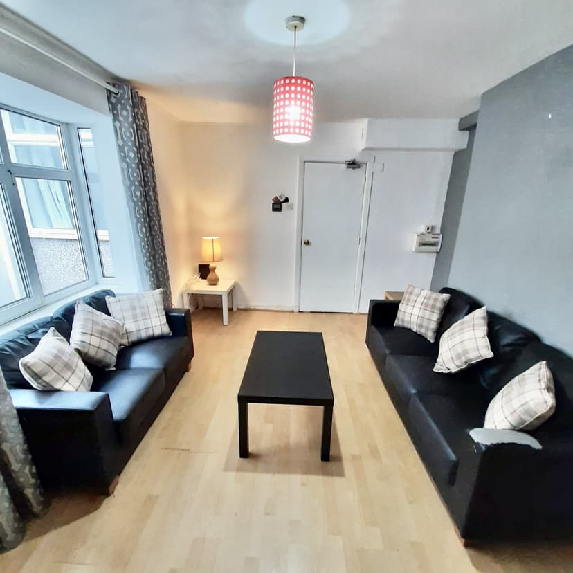 56 Cromwell Street - Image 2